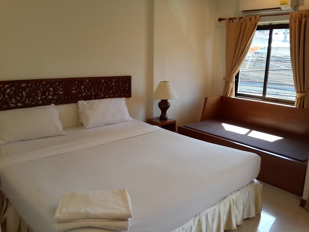 Nathon Residence Hotel होटल